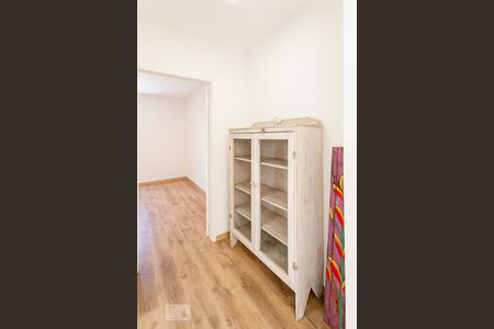 Corredor de apartamento à venda com 1 quarto, 40m² em Pinheiros, São Paulo