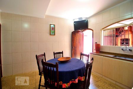 Casa à venda com 175m², 3 quartos e 2 vagasCozinha