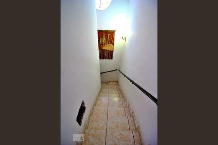 Casa à venda com 175m², 3 quartos e 2 vagasEscada