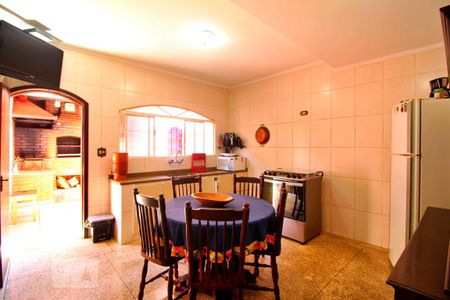 Casa à venda com 175m², 3 quartos e 2 vagasCozinha