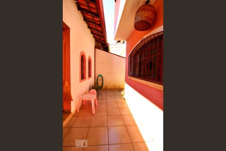 Casa à venda com 175m², 3 quartos e 2 vagasQuintal