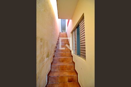 Casa para alugar com 200m², 2 quartos e 1 vagaEscada