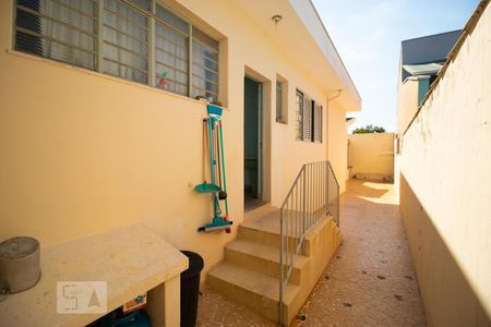 Casa à venda com 193m², 4 quartos e 5 vagasQuintal