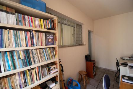 Casa à venda com 193m², 4 quartos e 5 vagasEscritório