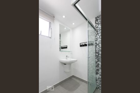 Apartamento para alugar com 67m², 2 quartos e 2 vagas Apartamento para alugar com 67m², 2 quartos e 2 vagasBanheiro