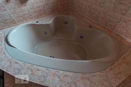 Casa à venda com 227m², 3 quartos e 4 vagasBanheiro da Suite - Banheira