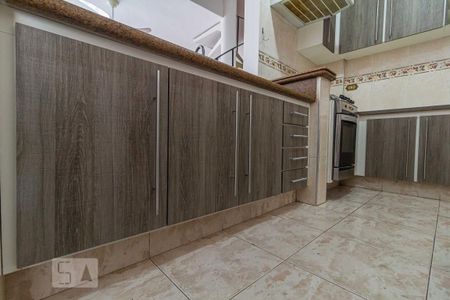 Casa à venda com 227m², 3 quartos e 4 vagasCozinha - Armário