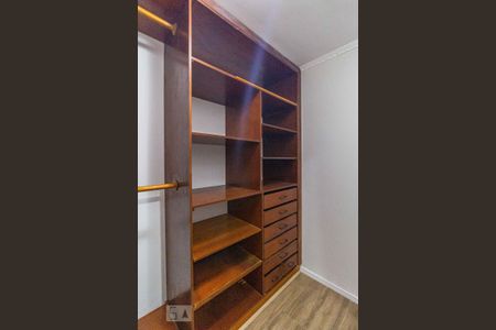 Casa à venda com 227m², 3 quartos e 4 vagasSuite - Closet