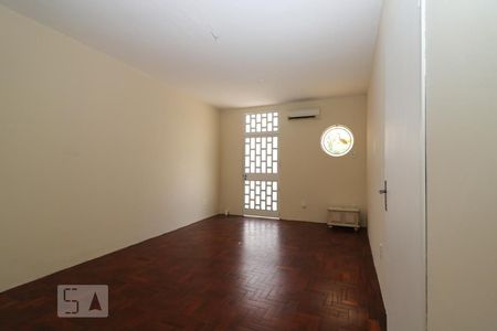 Sala de Estar de Casa com 2 quartos, 135m² Petrópolis