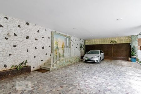 Apartamento para alugar com 240m², 3 quartos e 1 vagaGaragem