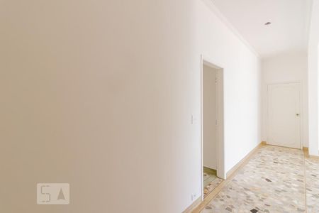 Corredor da Sala  de apartamento para alugar com 3 quartos, 240m² em Aclimação, São Paulo