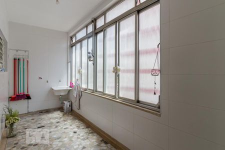 Apartamento para alugar com 240m², 3 quartos e 1 vagaÁrea de Serviço