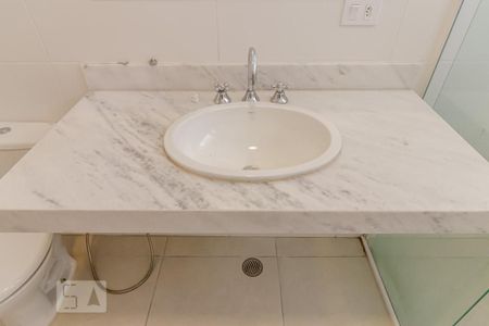 Apartamento para alugar com 240m², 3 quartos e 1 vagaBanheiro 