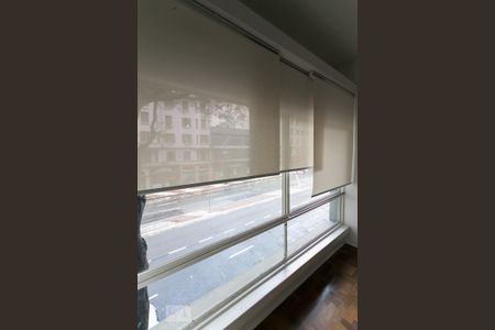 Janela de apartamento para alugar com 2 quartos, 143m² em República, São Paulo