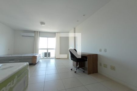 Sala/Quarto de apartamento para alugar com 1 quarto, 34m² em Centro, Nova Iguaçu