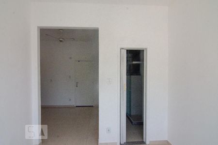 Sala / Quarto de apartamento para alugar com 1 quarto, 23m² em Centro, Rio de Janeiro