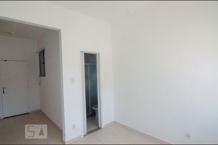 Sala / Quarto de apartamento para alugar com 1 quarto, 23m² em Centro, Rio de Janeiro