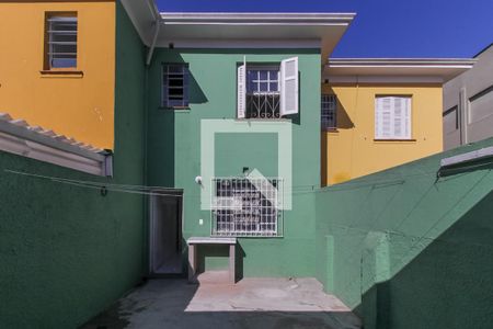 Casa para alugar com 117m², 2 quartos e 1 vaga Casa para alugar com 117m², 2 quartos e 1 vagaQuintal