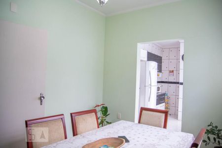 Casa à venda com 181m², 4 quartos e 5 vagas Casa à venda com 181m², 4 quartos e 5 vagasSala de Jantar