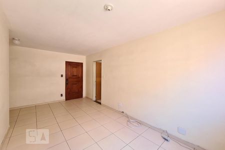 Sala de apartamento para alugar com 2 quartos, 65m² em Pilares, Rio de Janeiro