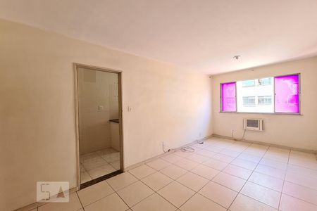 Sala de apartamento para alugar com 2 quartos, 65m² em Pilares, Rio de Janeiro