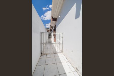 Casa à venda com 302m², 4 quartos e 4 vagasQuintal - corredor