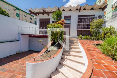 Casa à venda com 302m², 4 quartos e 4 vagasFachada