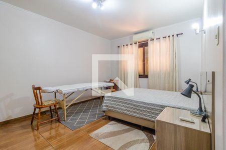 Suíte  de casa à venda com 4 quartos, 302m² em Cristal, Porto Alegre