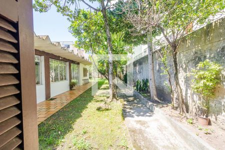 Casa à venda com 302m², 4 quartos e 4 vagasVista