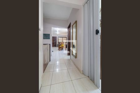 Corredor de casa à venda com 4 quartos, 302m² em Cristal, Porto Alegre