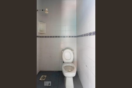 Casa à venda com 120m², 3 quartos e 3 vagas Casa à venda com 120m², 3 quartos e 3 vagasBanheiro de Serviço