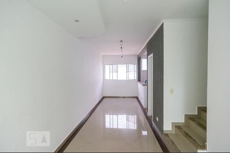 Sala de casa de condomínio para alugar com 3 quartos, 115m² em Vila Clarice, São Paulo