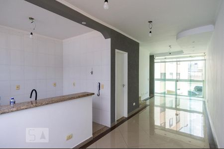 Sala de casa de condomínio para alugar com 3 quartos, 115m² em Vila Clarice, São Paulo