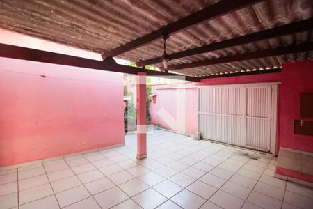 Casa à venda com 164m², 3 quartos e 3 vagas Casa à venda com 164m², 3 quartos e 3 vagasGaragem