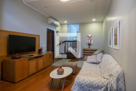 Sala 1 de casa à venda com 3 quartos, 150m² em Passo da Areia, Porto Alegre