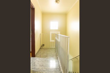 Casa à venda com 200m², 4 quartos e 4 vagasCorredor