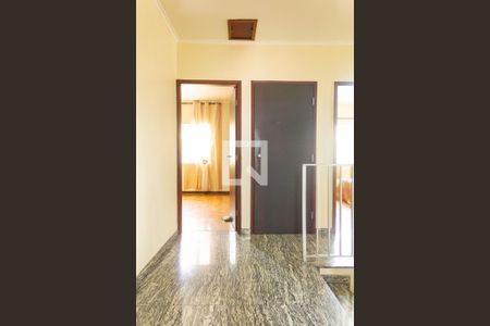 Casa à venda com 200m², 4 quartos e 4 vagasCorredor