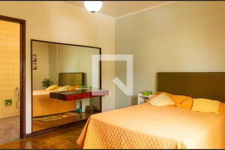 Casa à venda com 200m², 4 quartos e 4 vagasSuíte 