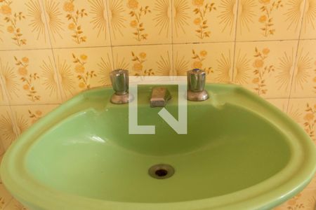 Casa à venda com 200m², 4 quartos e 4 vagasBanheiro Suíte 