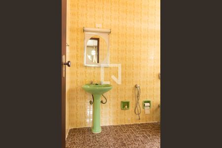 Casa à venda com 200m², 4 quartos e 4 vagasBanheiro Suíte 