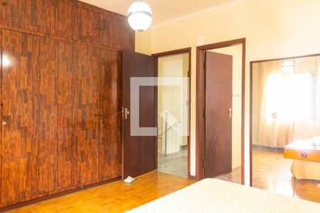 Casa à venda com 200m², 4 quartos e 4 vagasSuíte 