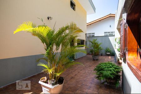 Casa à venda com 458m², 4 quartos e 8 vagasQuintal
