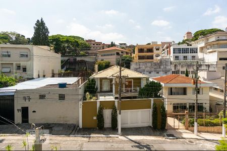 Casa à venda com 458m², 4 quartos e 8 vagasVista da Suíte 1