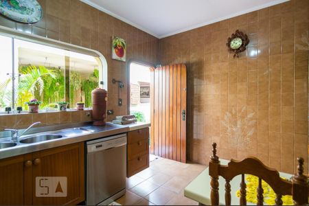 Casa à venda com 458m², 4 quartos e 8 vagasCozinha