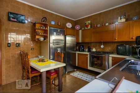 Casa à venda com 458m², 4 quartos e 8 vagasCozinha