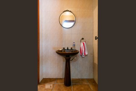 Casa à venda com 458m², 4 quartos e 8 vagasLavabo da Garagem