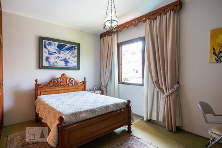 Casa à venda com 458m², 4 quartos e 8 vagasSuíte 1