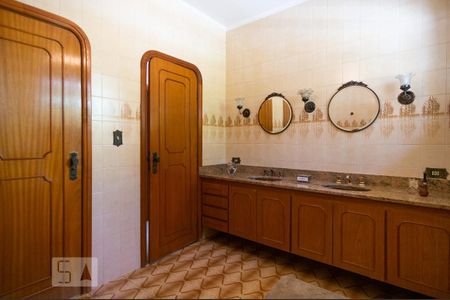 Casa à venda com 458m², 4 quartos e 8 vagasBanheiro