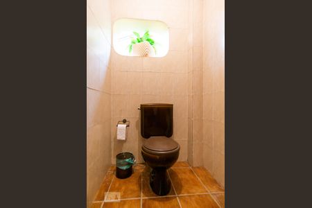 Casa à venda com 458m², 4 quartos e 8 vagasLavabo da Garagem