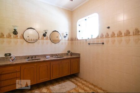 Casa à venda com 458m², 4 quartos e 8 vagasBanheiro